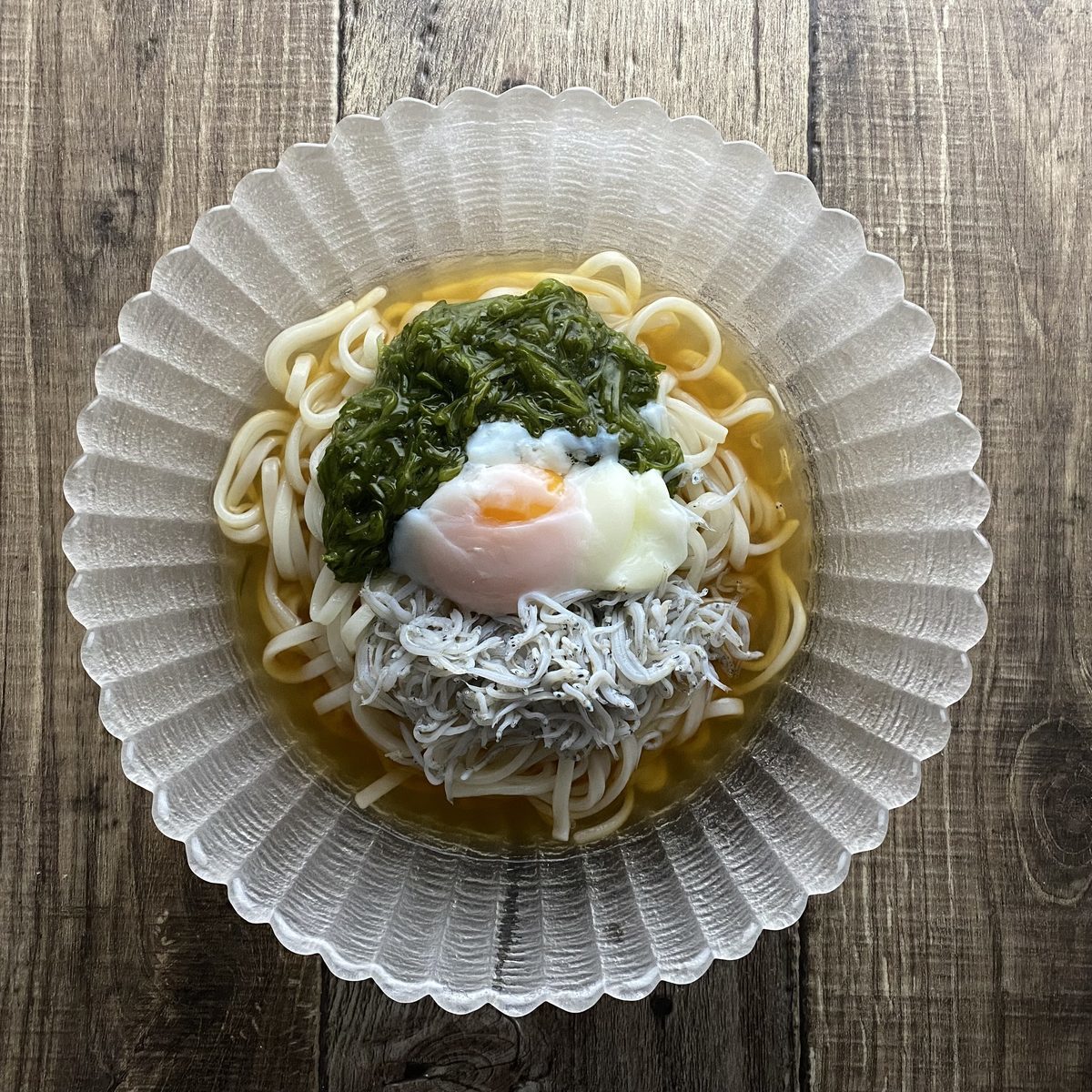 めかぶとしらすの温玉冷やしうどん