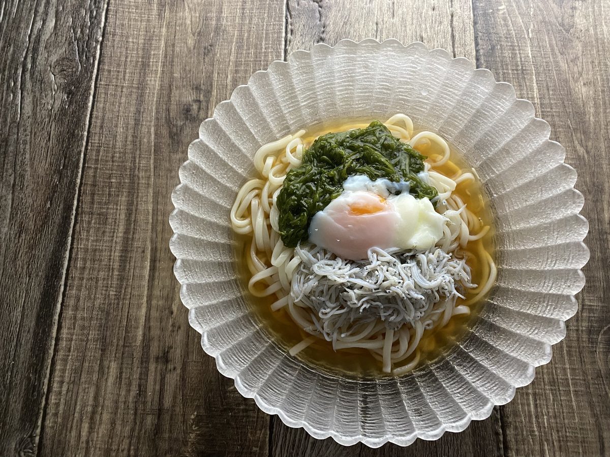 めかぶとしらすの温玉冷やしうどん