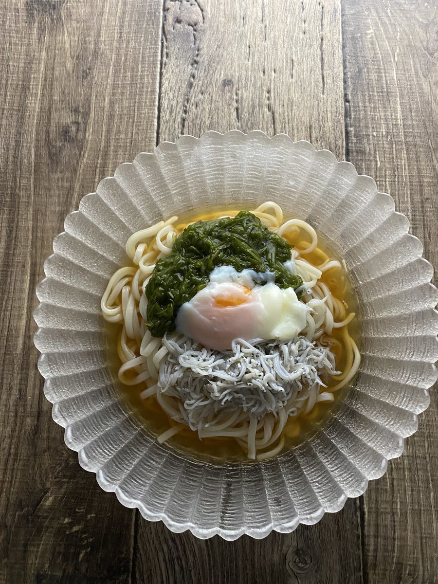 めかぶとしらすの温玉冷やしうどん