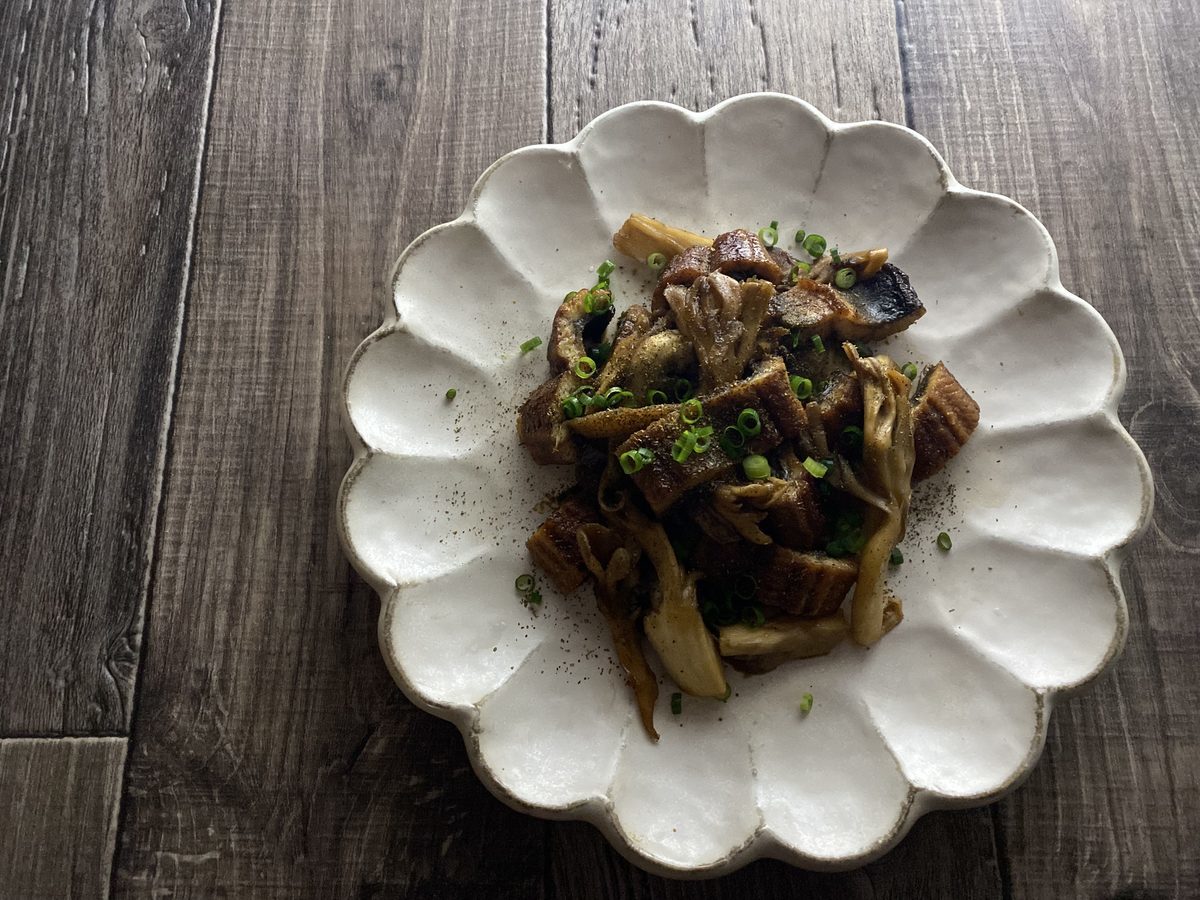 鰻と舞茸の炒め物