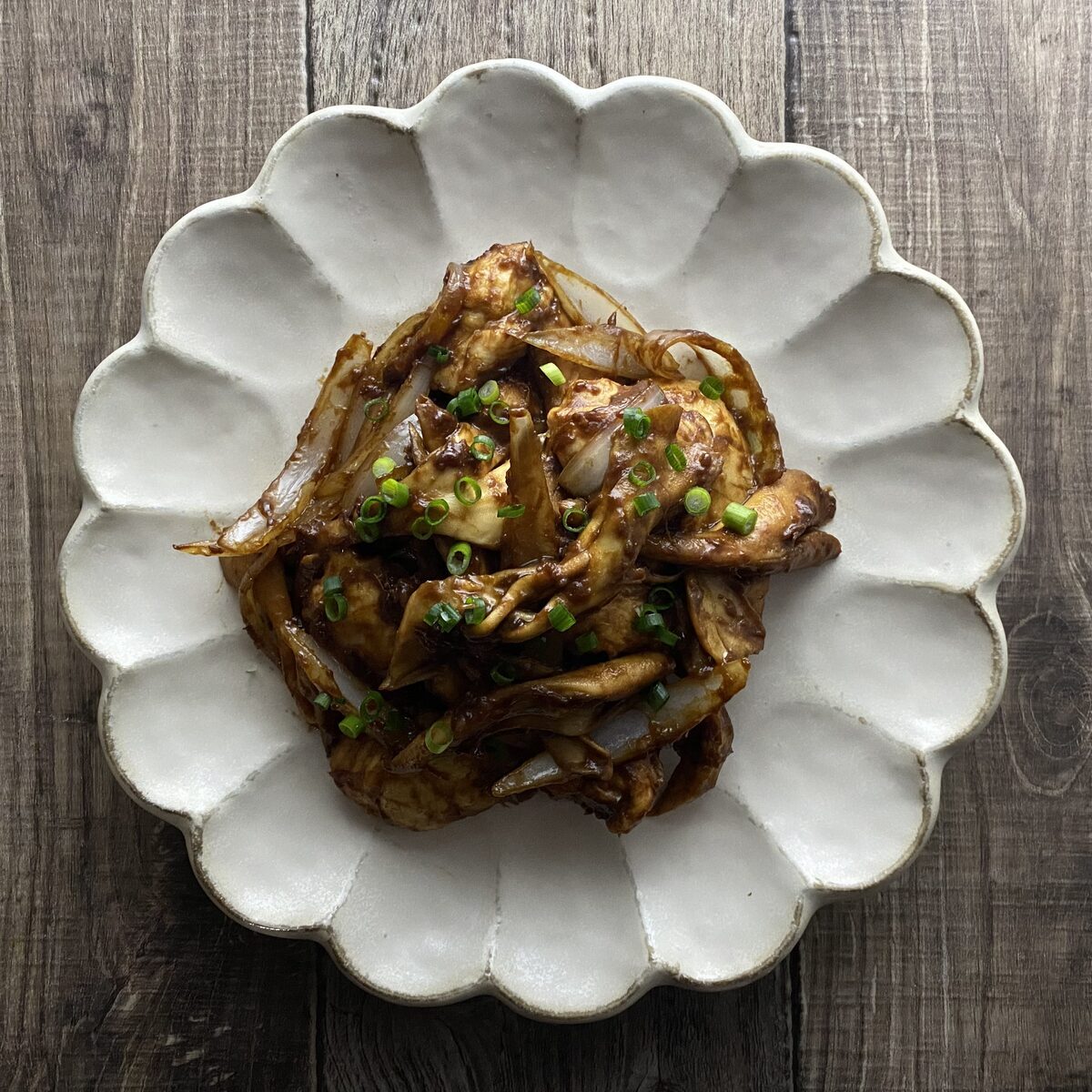 鶏むね肉と舞茸の赤味噌炒め