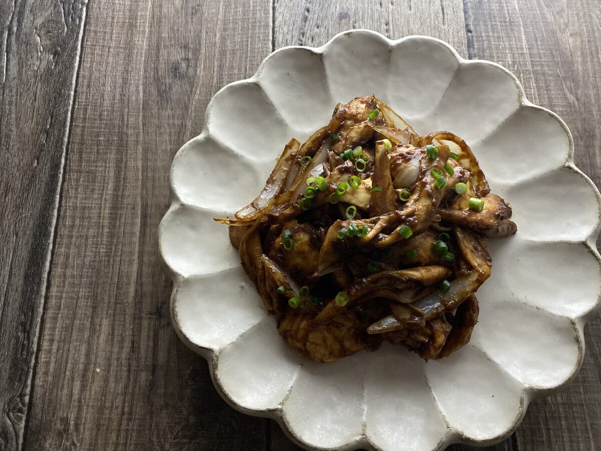 鶏むね肉と舞茸の赤味噌炒め