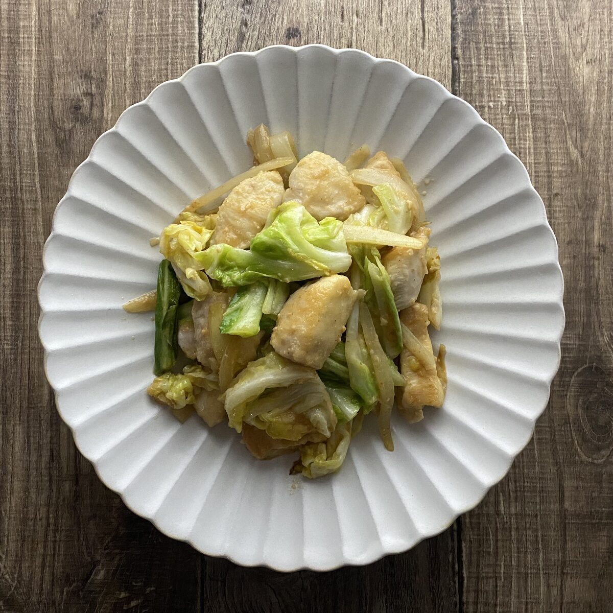 鶏むね肉とキャベツの胡麻味噌炒め