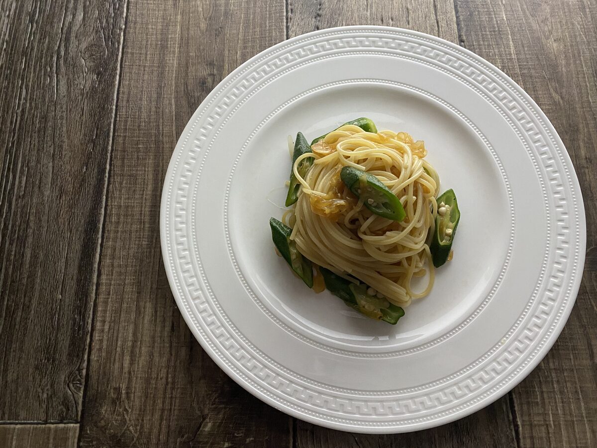 オクラと新玉ねぎの和風パスタ