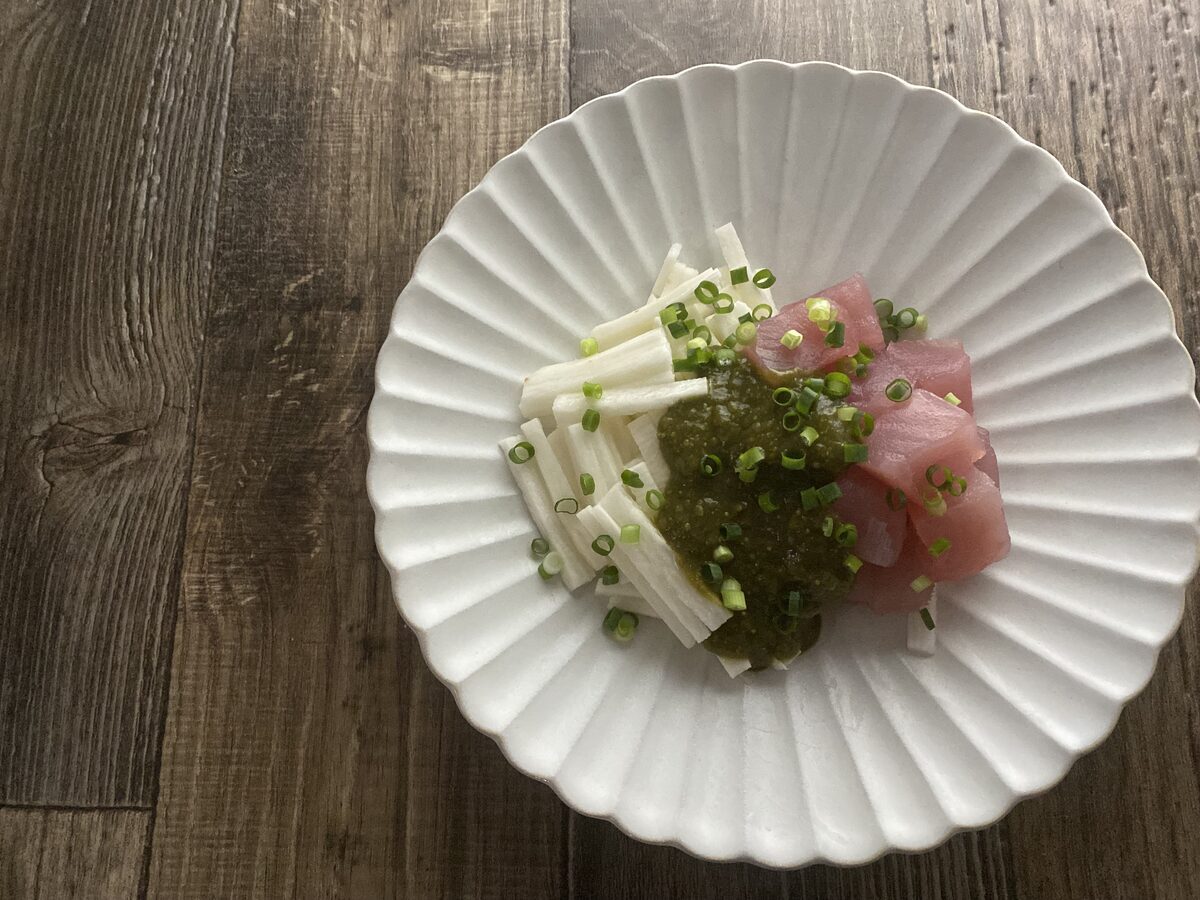 マグロと長芋の抹茶酢味噌がけ