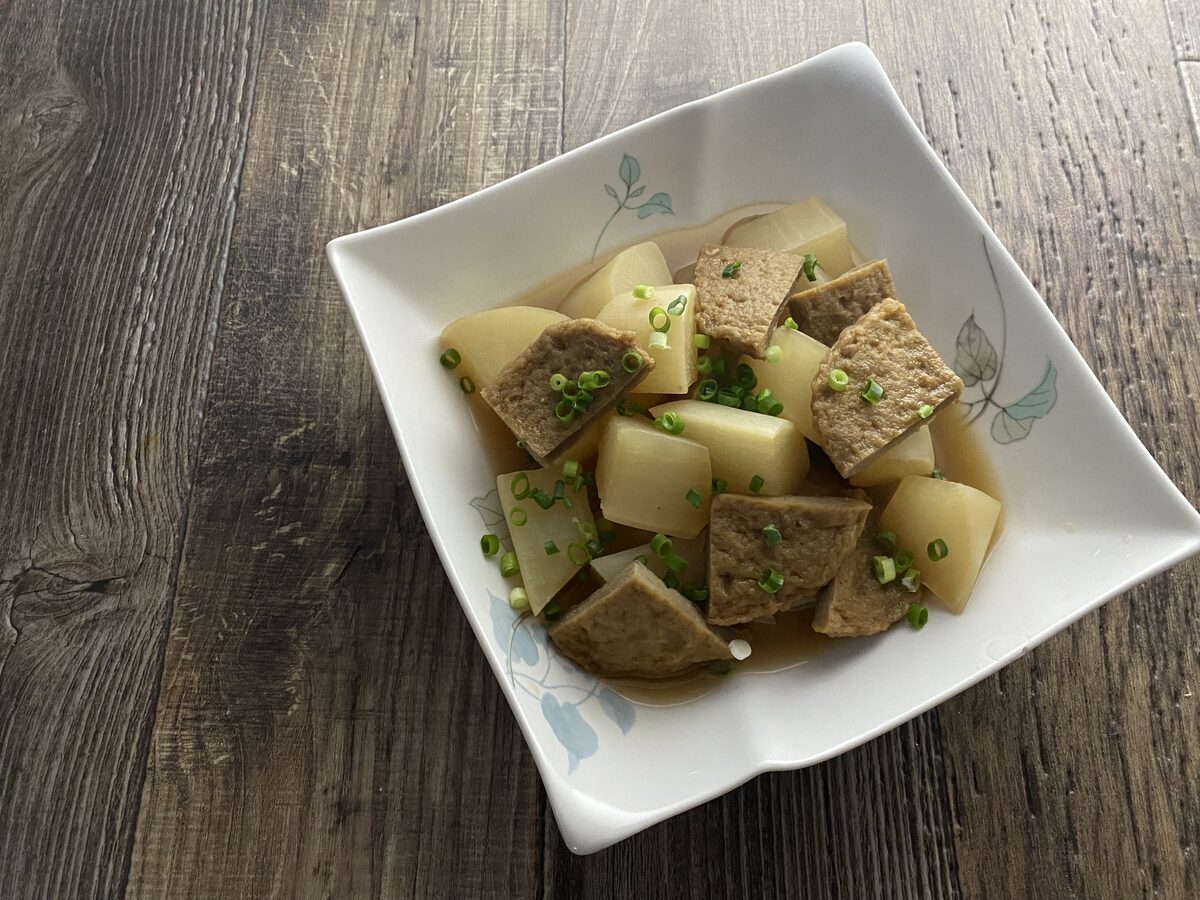 大根とじゃこ天の煮物