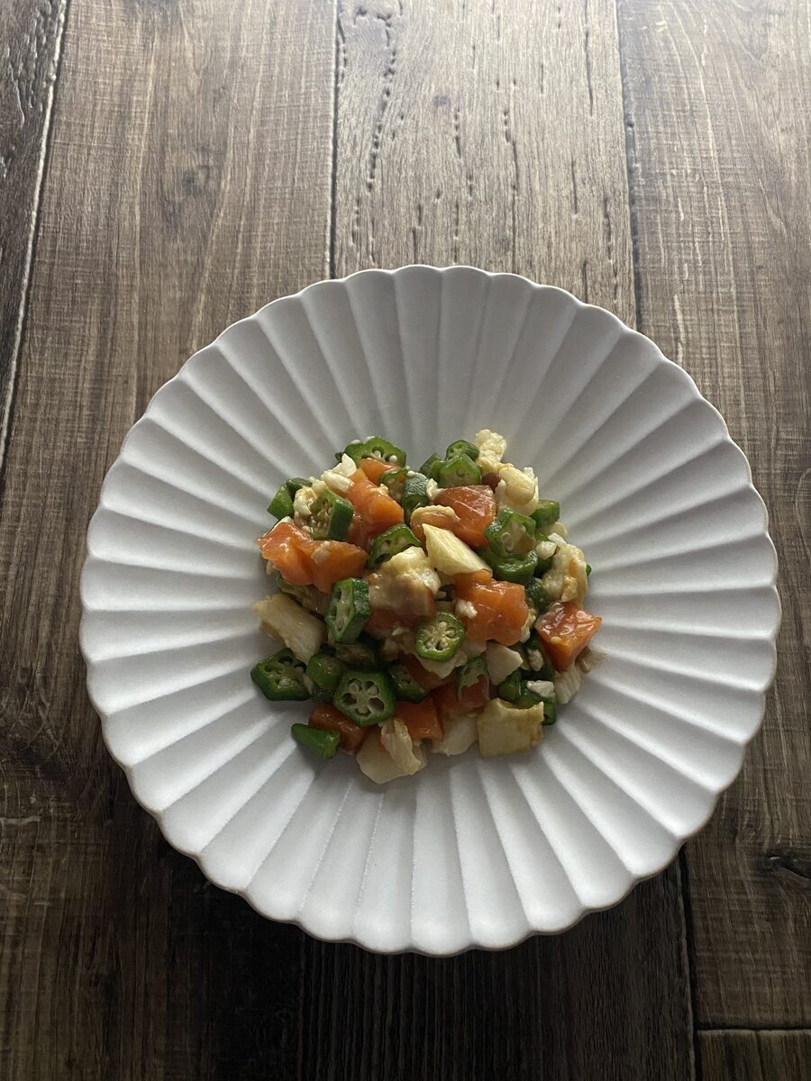 サーモンとネバネバ野菜のわさび風味