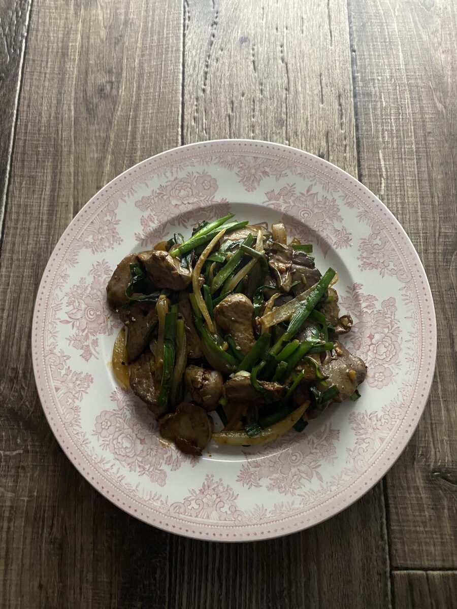 鶏レバーとニラのオイスター炒め