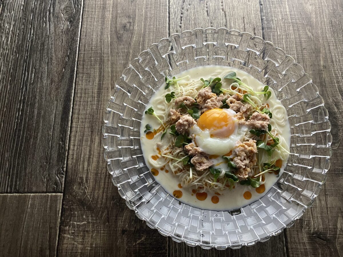 ツナと貝割れの豆乳そうめん