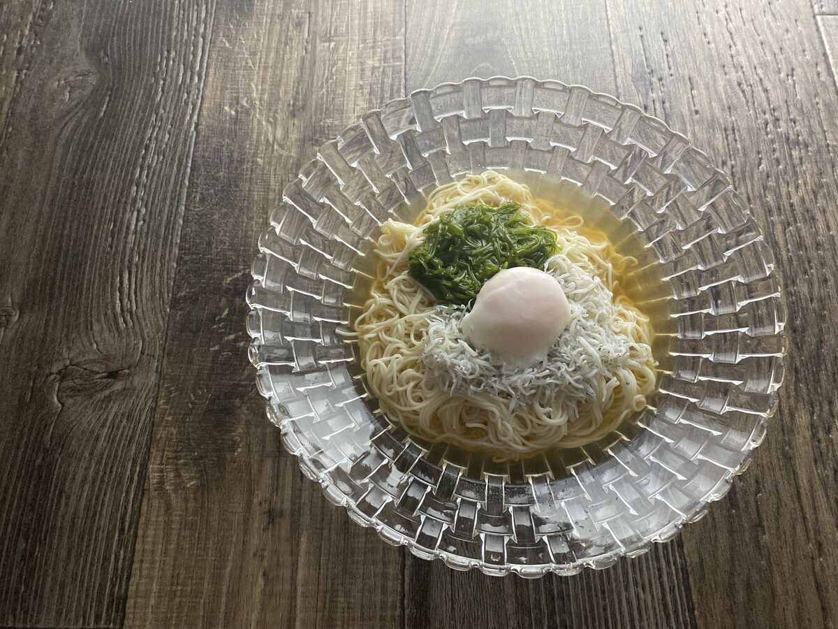 めかぶとしらすの温玉そうめん
