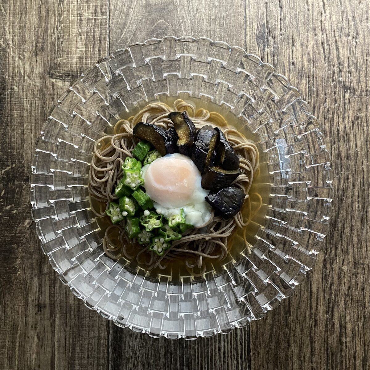 オクラとナスの冷やし蕎麦