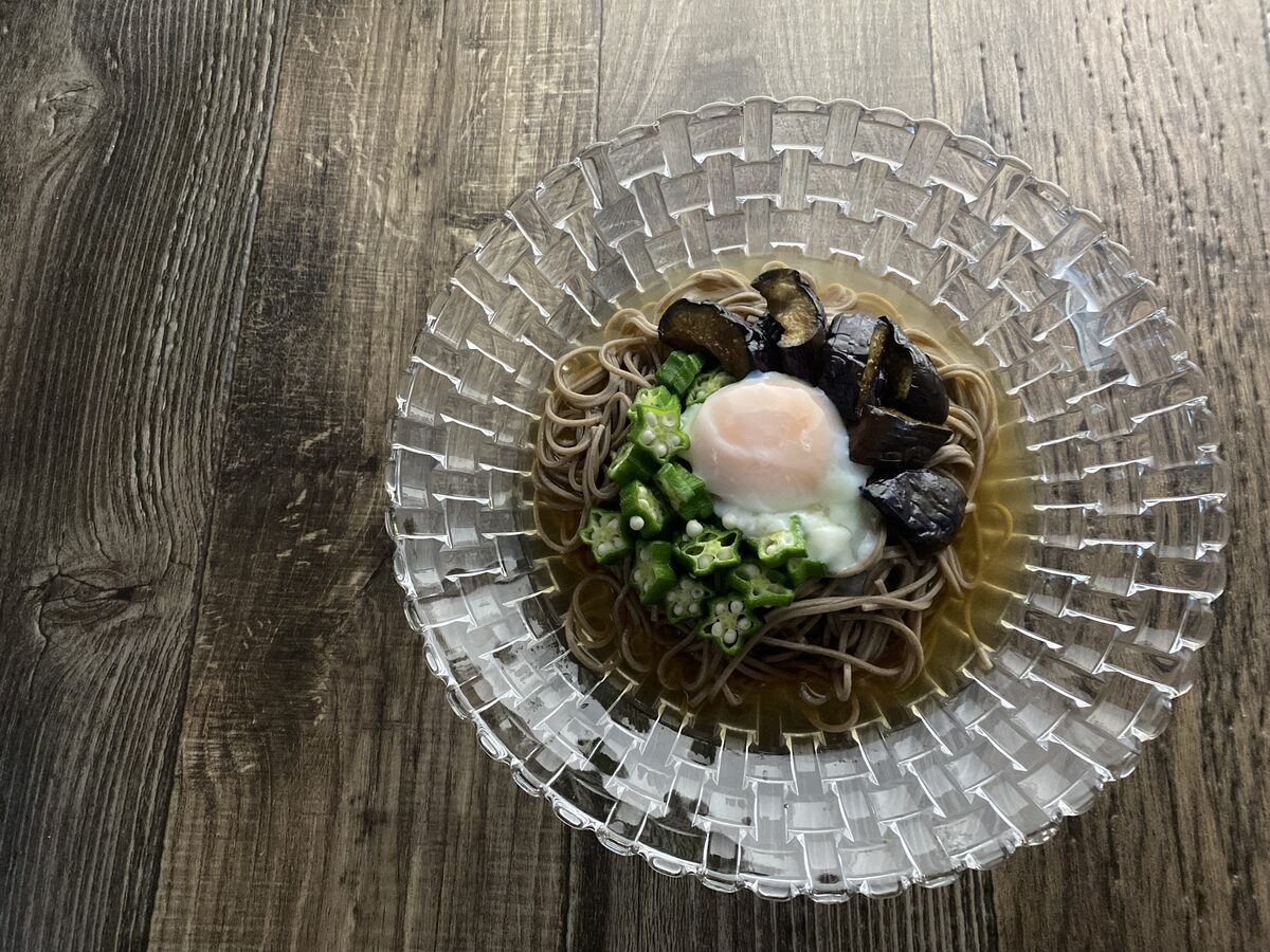 オクラとナスの冷やし蕎麦