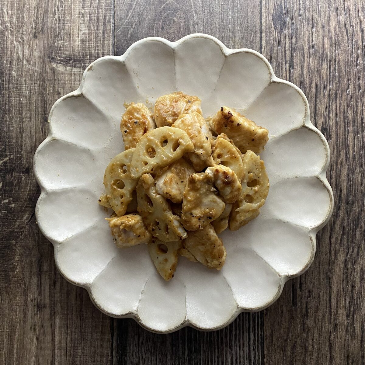 鶏むね肉とれんこんの胡麻味噌炒め
