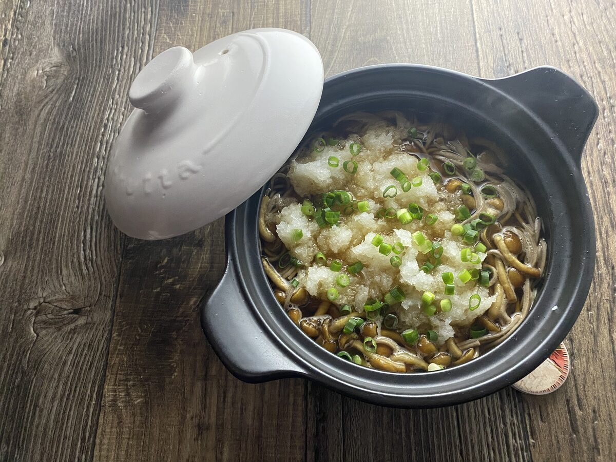 なめこのみぞれ蕎麦