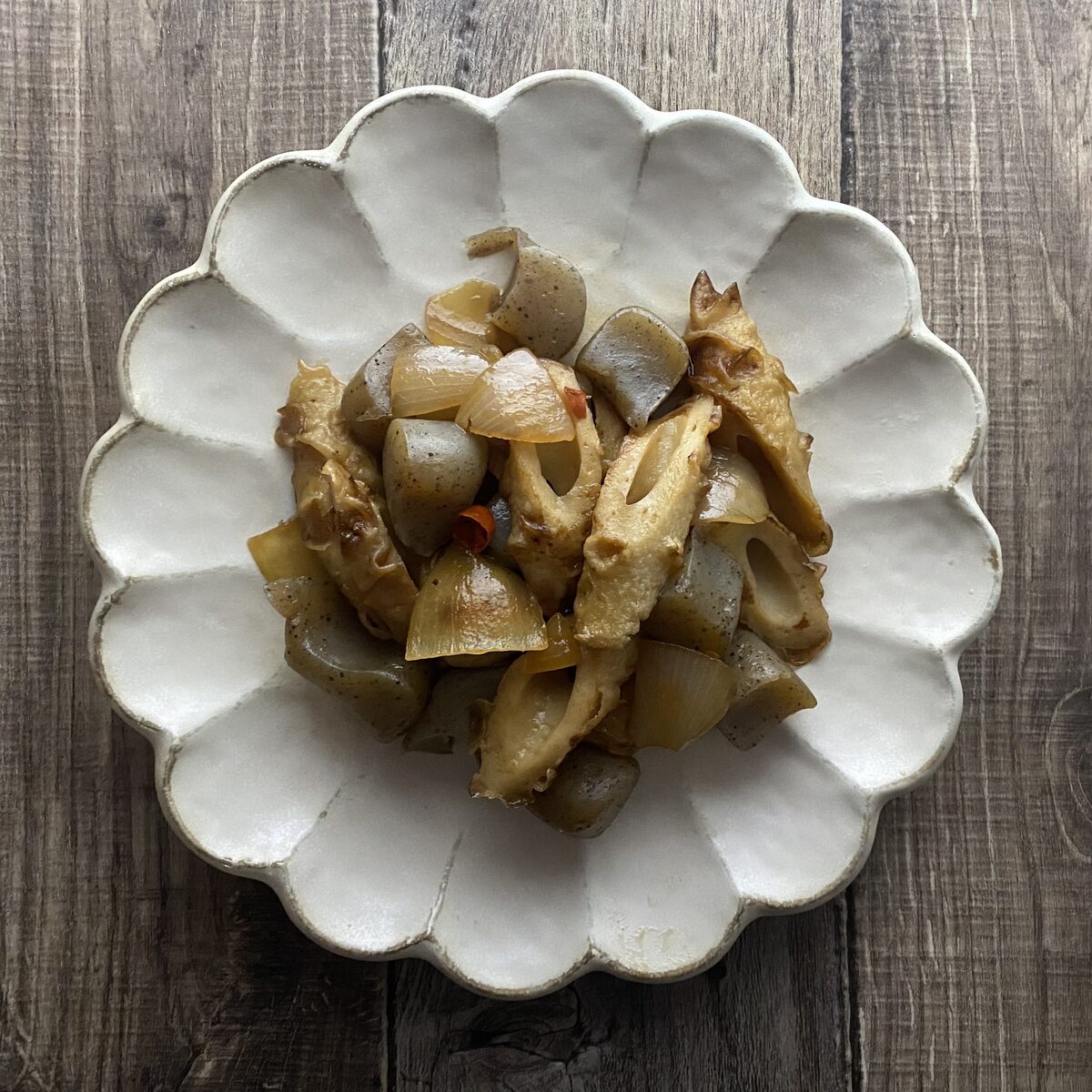 ちくわとこんにゃくのピリ辛炒め煮
