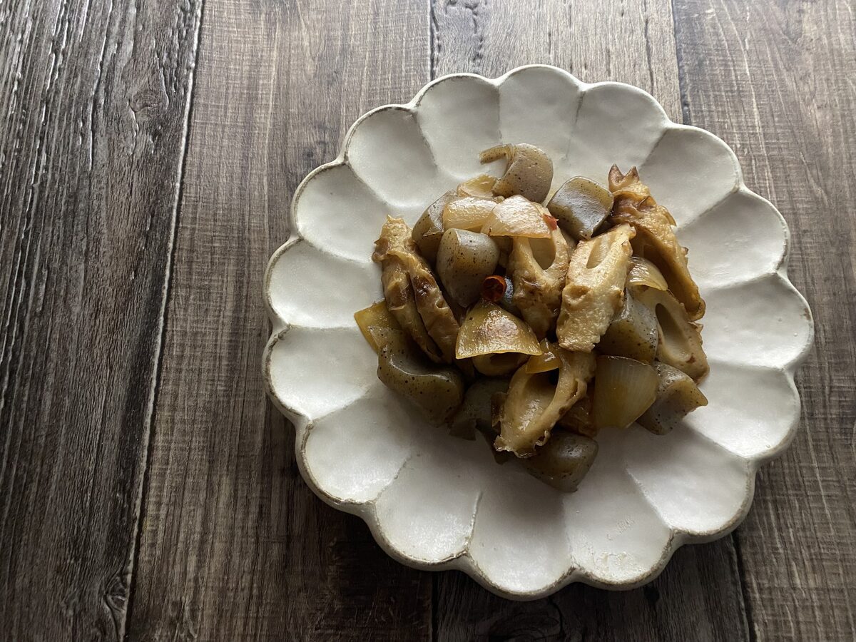 ちくわとこんにゃくのピリ辛炒め煮