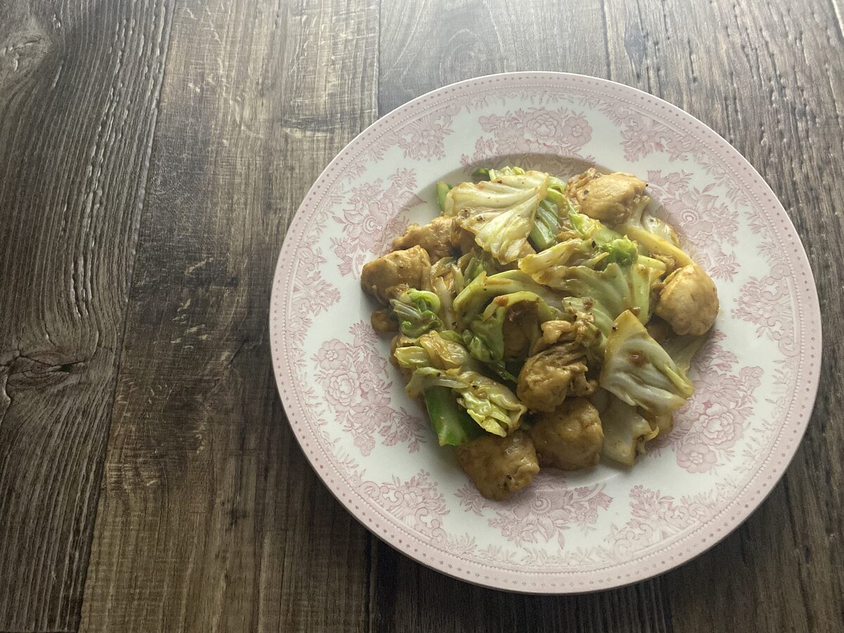 ささみとキャベツのガリバタ醤油
