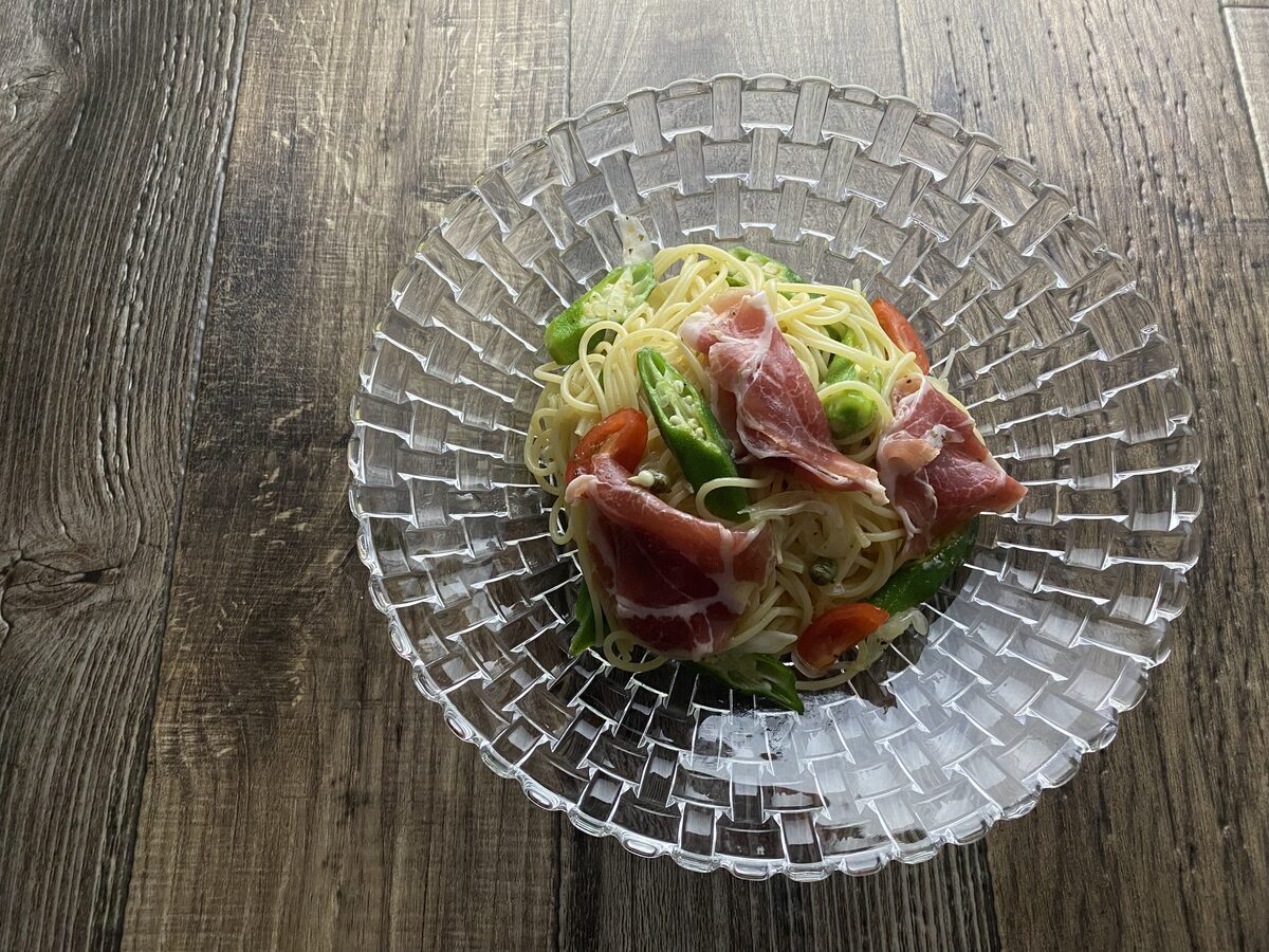 生ハムとオクラの冷製パスタ