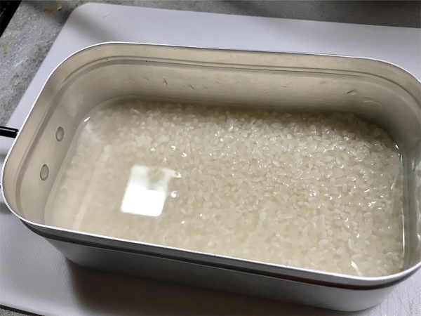 初心者でも失敗しない メスティンでお米を炊こう 固形燃料で自動炊飯チャレンジ 女2人のゆるゆるキャンプ