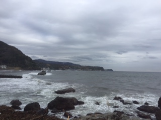 あいにくの曇天、波も荒かった