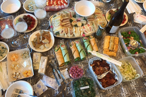 持ち寄りのお惣菜の一部。まだまだありました！