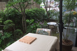 天気の良い日はテラス席もおすすめ