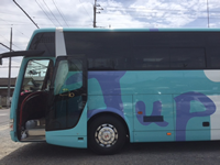 大型バスで団体客