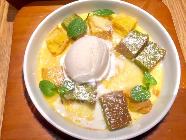 ラクレットパンプディング　～チーズアイス添え～（850円）