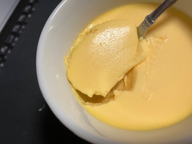 明治座プリン 卵の味が際立つ三幕