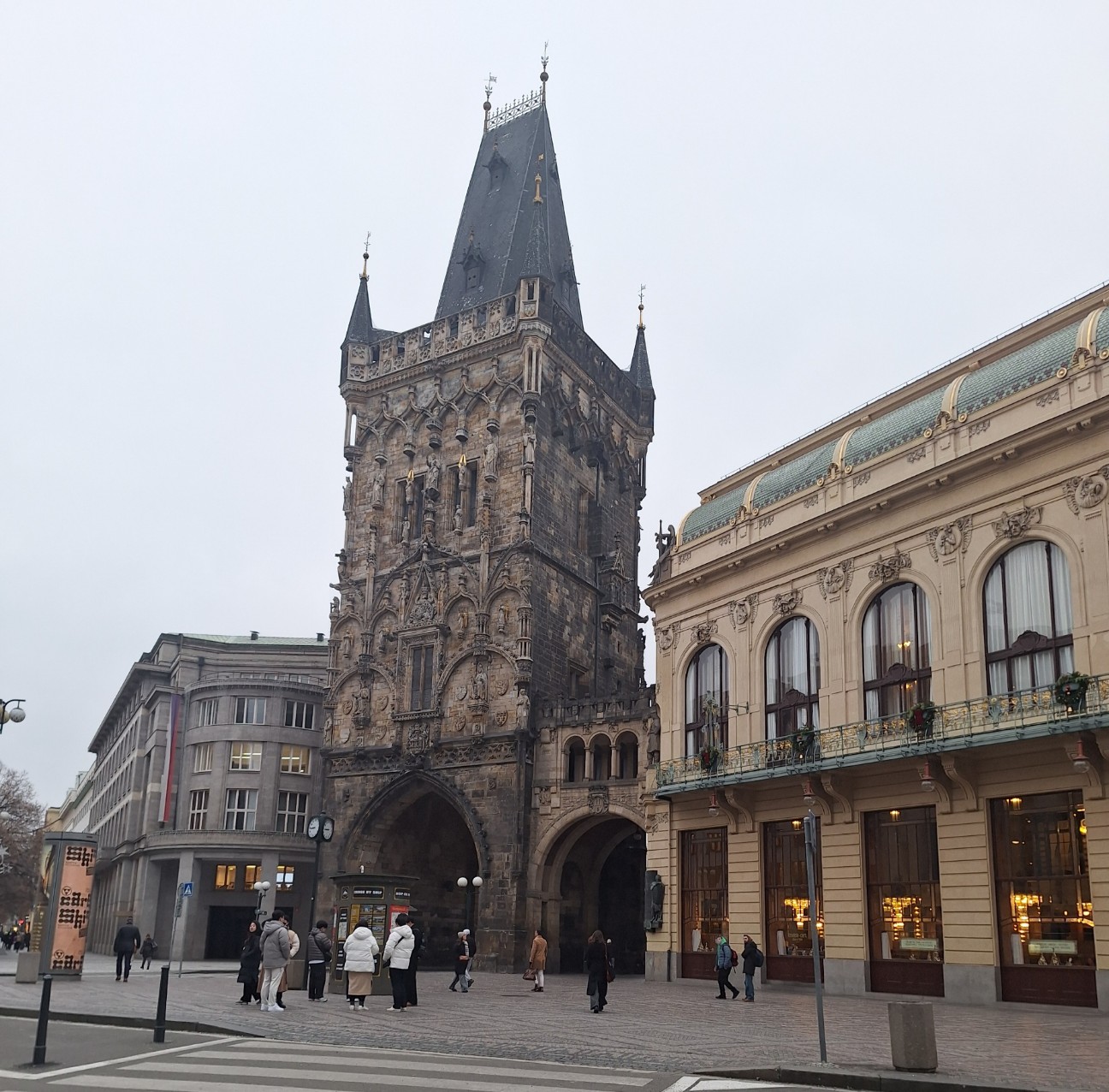 中世の街並みが広がるプラハ🇨🇿 - 朝型ニートinフランス