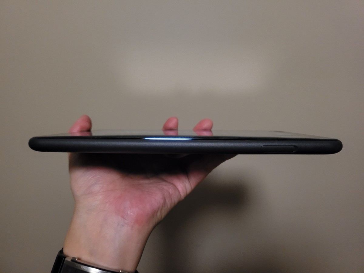 Fire HD 8 Plus のバッテリーが膨張していたので Amazon に Fire HD 8 Plus のバッテリーが膨張していたので Amazon に