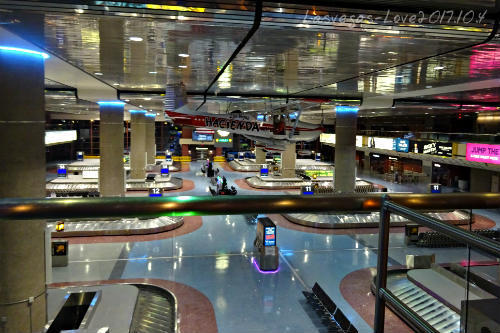 バゲージクレームを見下ろす バゲージクレーム