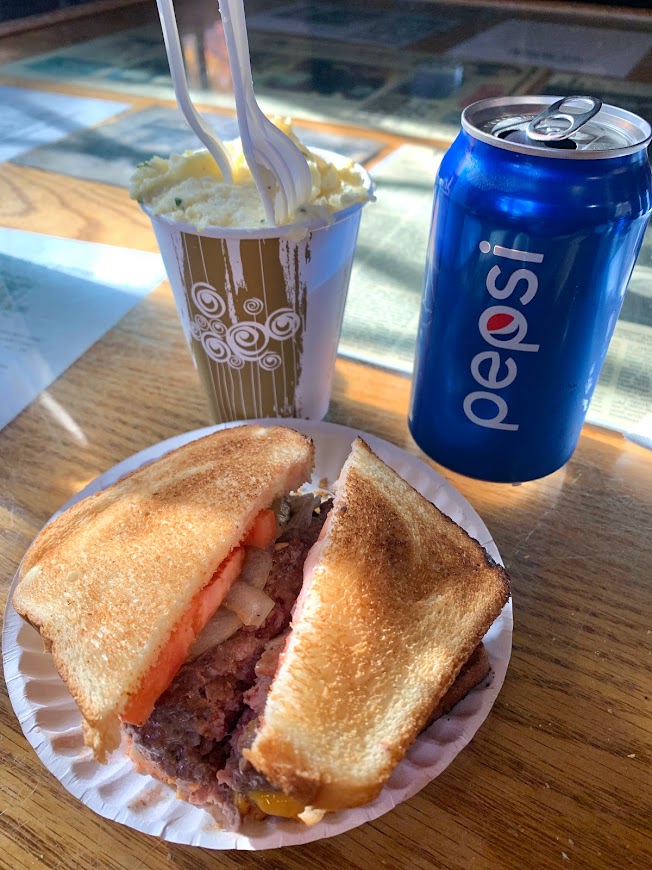 元祖ハンバーガーのお店 LOUIS' LUNCH - 旅するヨーキー