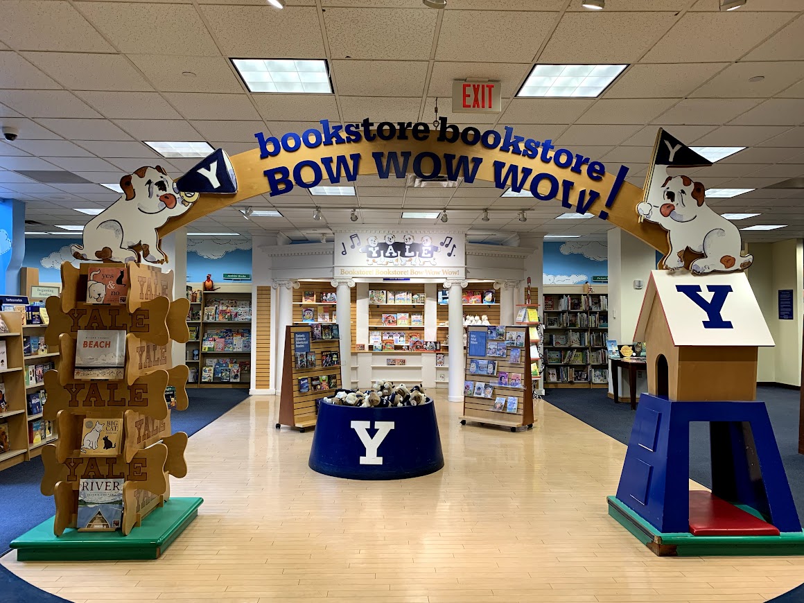 イェール大学の生協(ブックストア)でお買い物 - 旅するヨーキー
