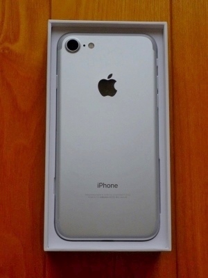 iPhone 7 32GB」のレビュー！ - モバメモ