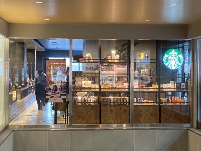 スターバックスコーヒーシモキタエキウエ店外観