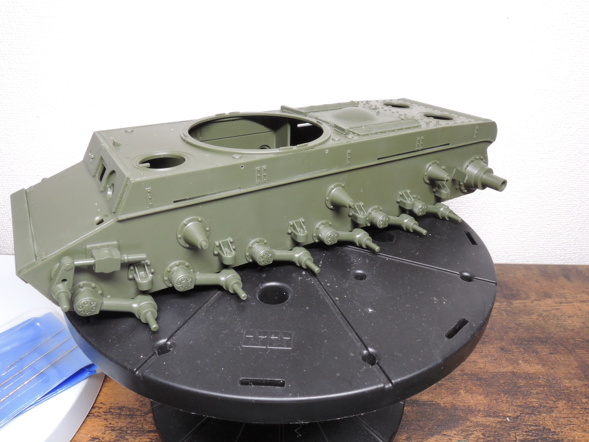 タミヤ新作！1/35ソビエト重戦車KV-1 製作 その1 - どらの自由帳