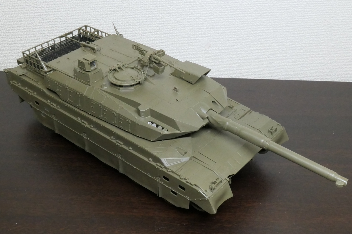タミヤ1/35 10式戦車を作る（塗装 - どらの自由帳