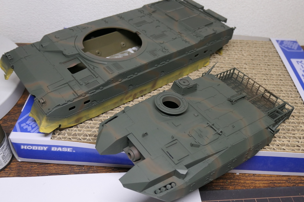 タミヤ1/35 10式戦車を作る（塗装 - どらの自由帳