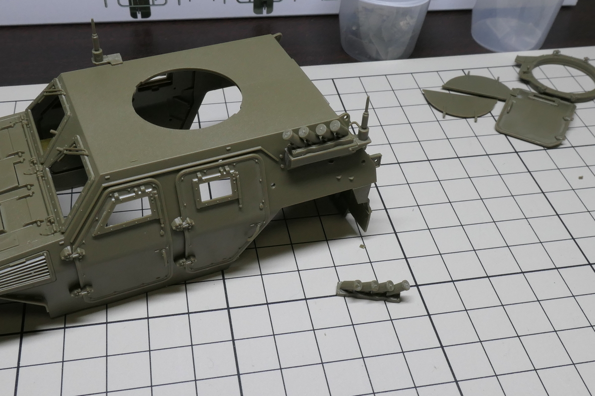 タミヤ 1/35 陸上自衛隊、軽装甲機動車を作る その1 - どら