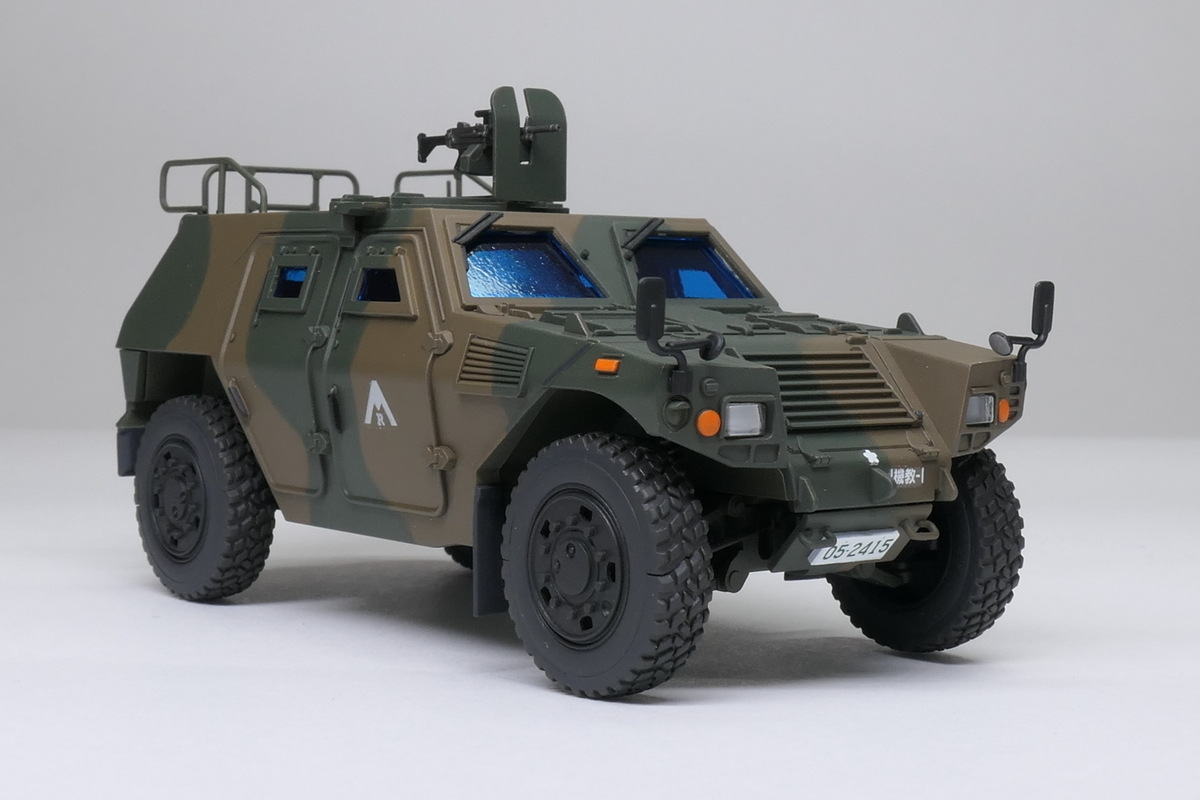陸上自衛隊　軽装甲機動車　KOMATSU クリスタル　海上自衛隊パンフレット一式 タミヤ 1/48 陸上自衛隊 軽装甲機動車を作る 完成写真 - どら