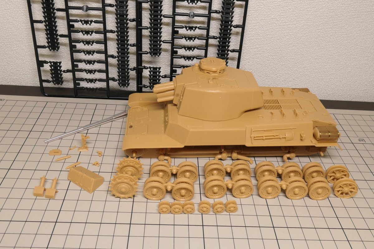 ファインモールド 1/35 四式中戦車チト試作型を作る その1 - どらの自由帳