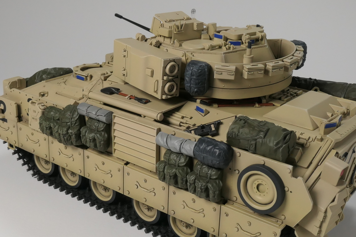 タミヤ 1/35 M2A2 ODSデザートブラッドレー を作る 完成写真