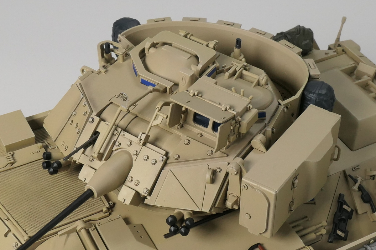 タミヤ 1/35 M2A2 ODSデザートブラッドレー を作る 完成写真 - どらの