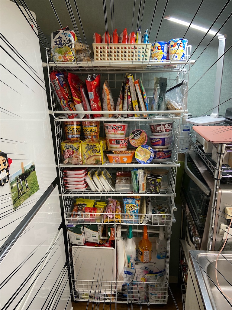 100均のワイヤーネットで隙間収納を作る。 - 05shufu ☺︎