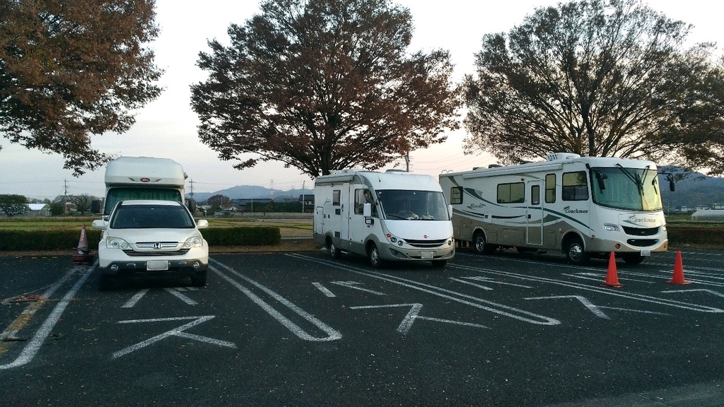かんなの湯の電源付きサイトで車中泊