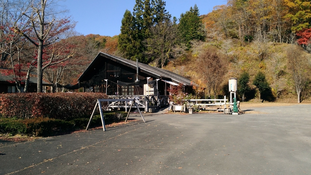 RVパークみどりの村　キャンピングカーとキャンピングトレーラー