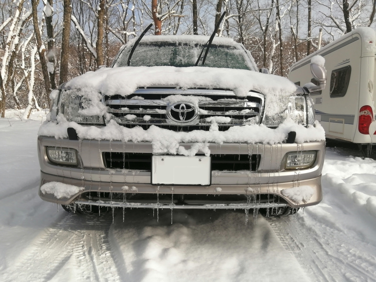 エンゼルフォレスト那須白河 キャンピングトレーラー 雪中キャンプ ツララ