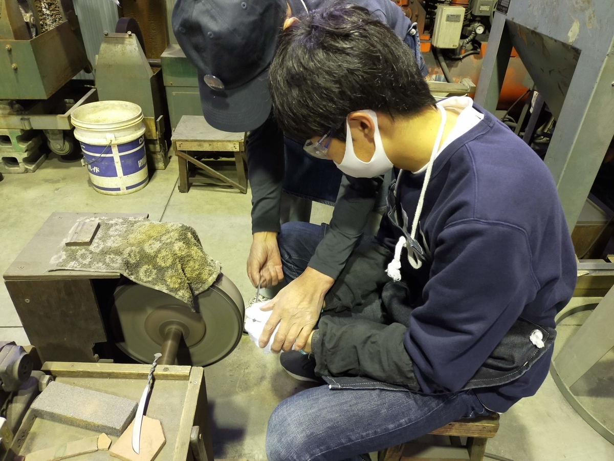 三条市 三条鍛冶道場 ものづくり体験 ペーパーナイフ 五寸釘 研磨