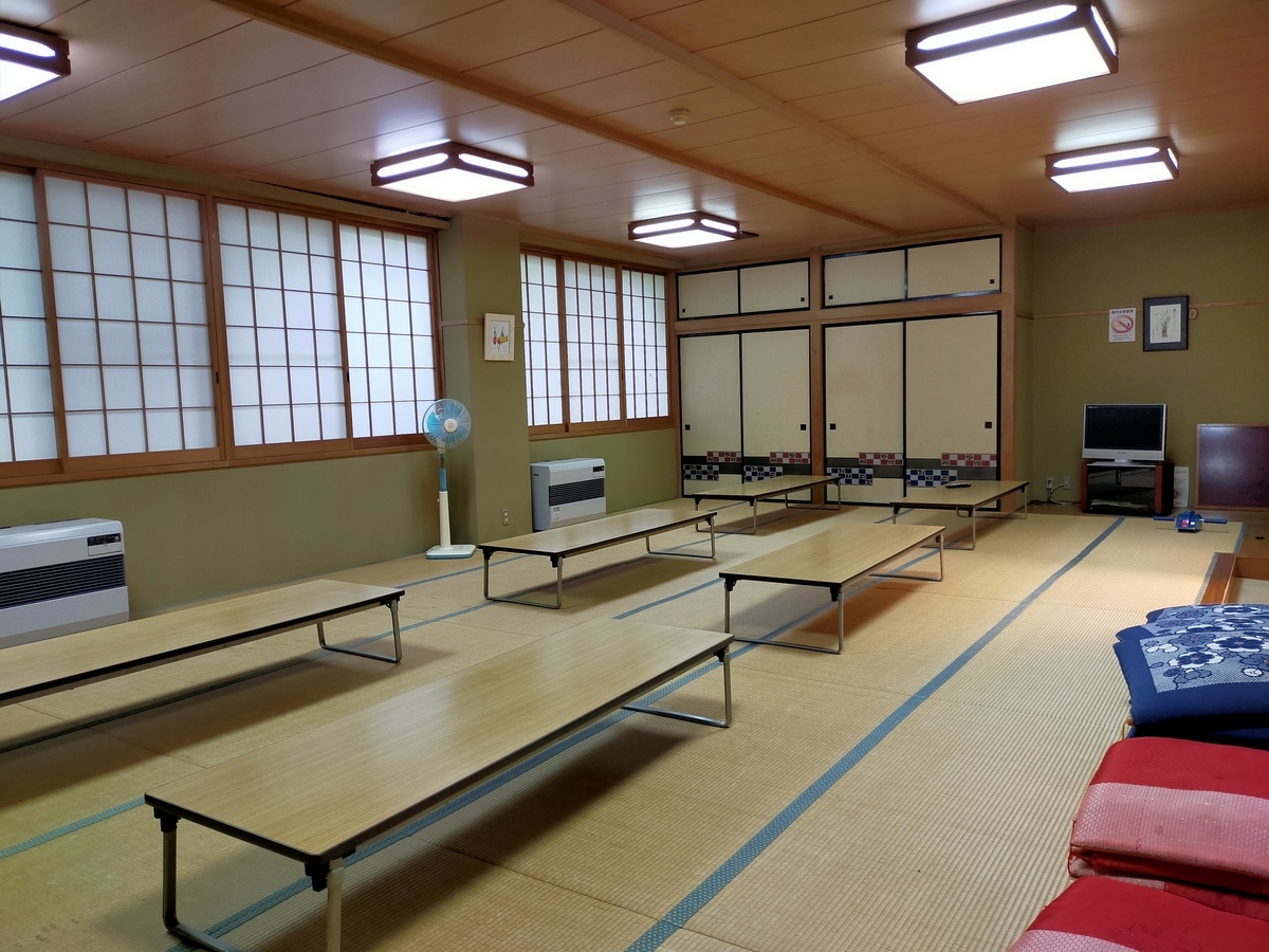 RVパーク RVパーク応徳温泉道の駅六合 道の駅六合 休憩室 キャンピングトレーラー 車中泊